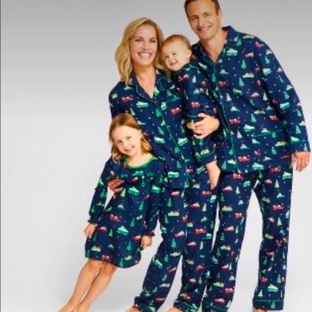 NWT Two Piece Holiday Pajamas 4X Unisex